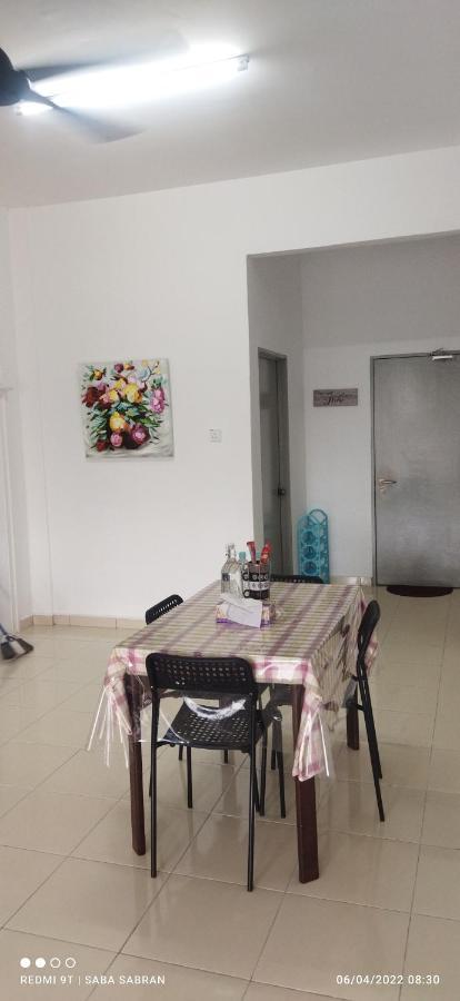 D'Zara Homestay Сепанг Екстериор снимка