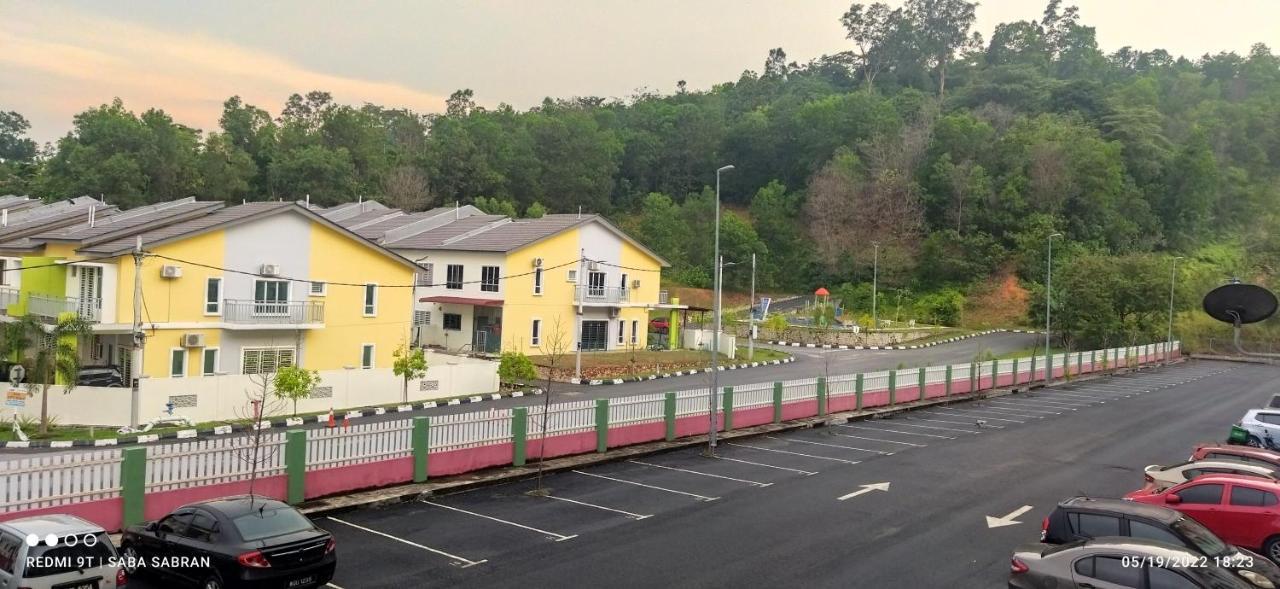 D'Zara Homestay Сепанг Екстериор снимка